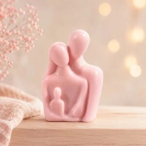 Molde pareja abrazada bebé