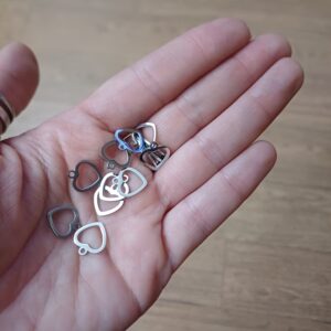 10 Dijes mini corazon acero inoxidable 1cm