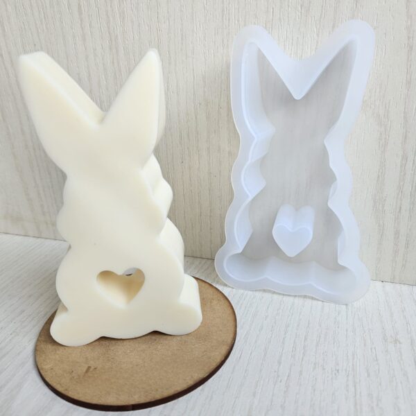 Molde conejo con corazon 13cm